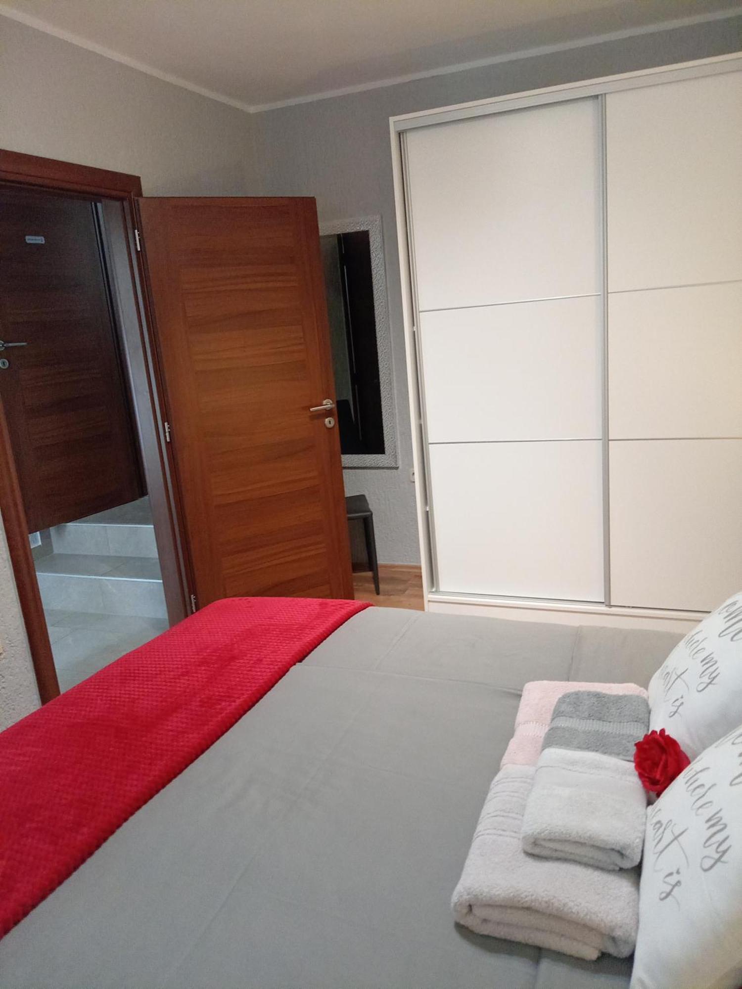 Apartments Sven-Marino Porec Exterior photo